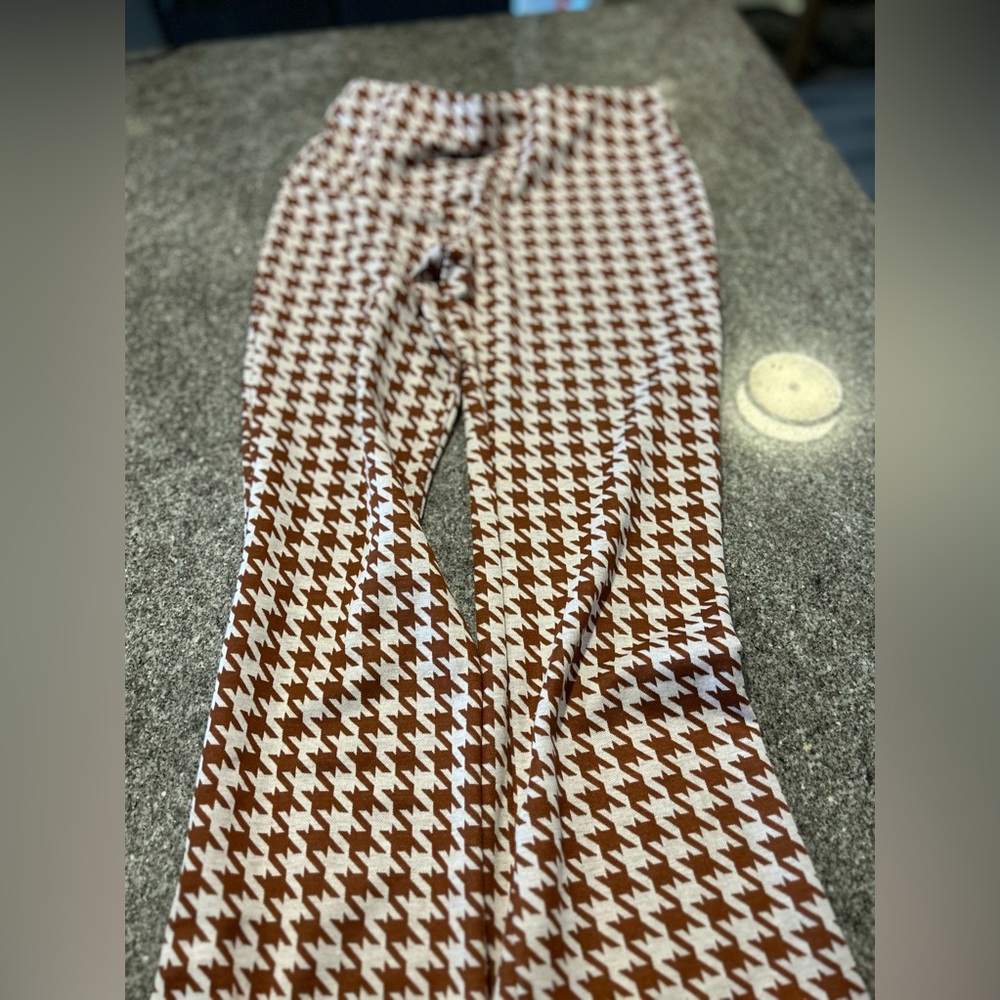 Altar’d State Brown and White Houndstooth Pull on Pants